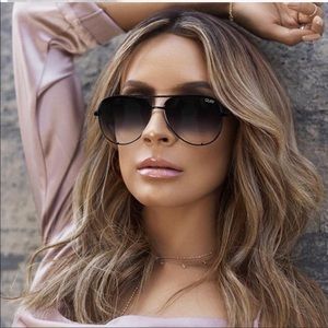 QUAY x Desi high key mini black fade